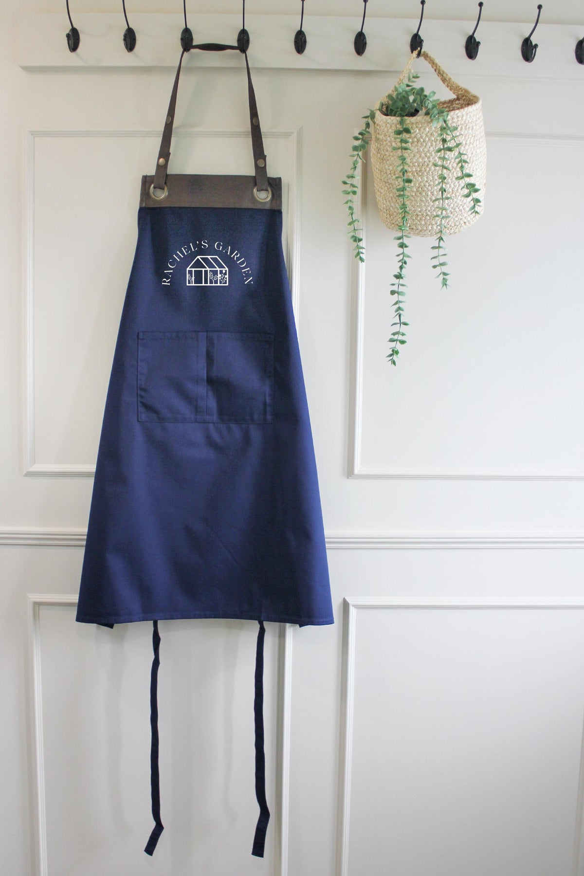 Personalised Gardening Apron, with Greenhouse design. Mother's Day, Birthday, Anniversary, Celebration gift. UK -FREE Uk Postage