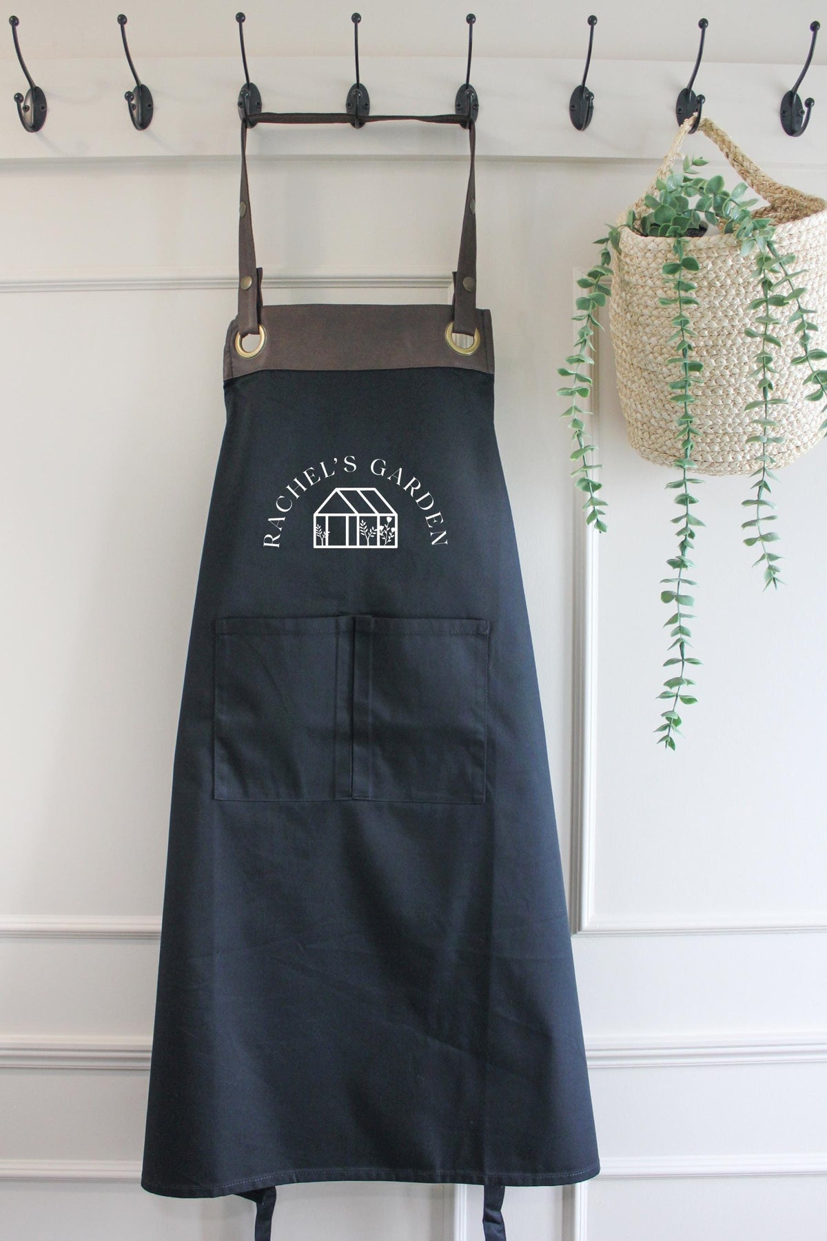Personalised Gardening Apron, with Greenhouse design. Mother's Day, Birthday, Anniversary, Celebration gift. UK -FREE Uk Postage