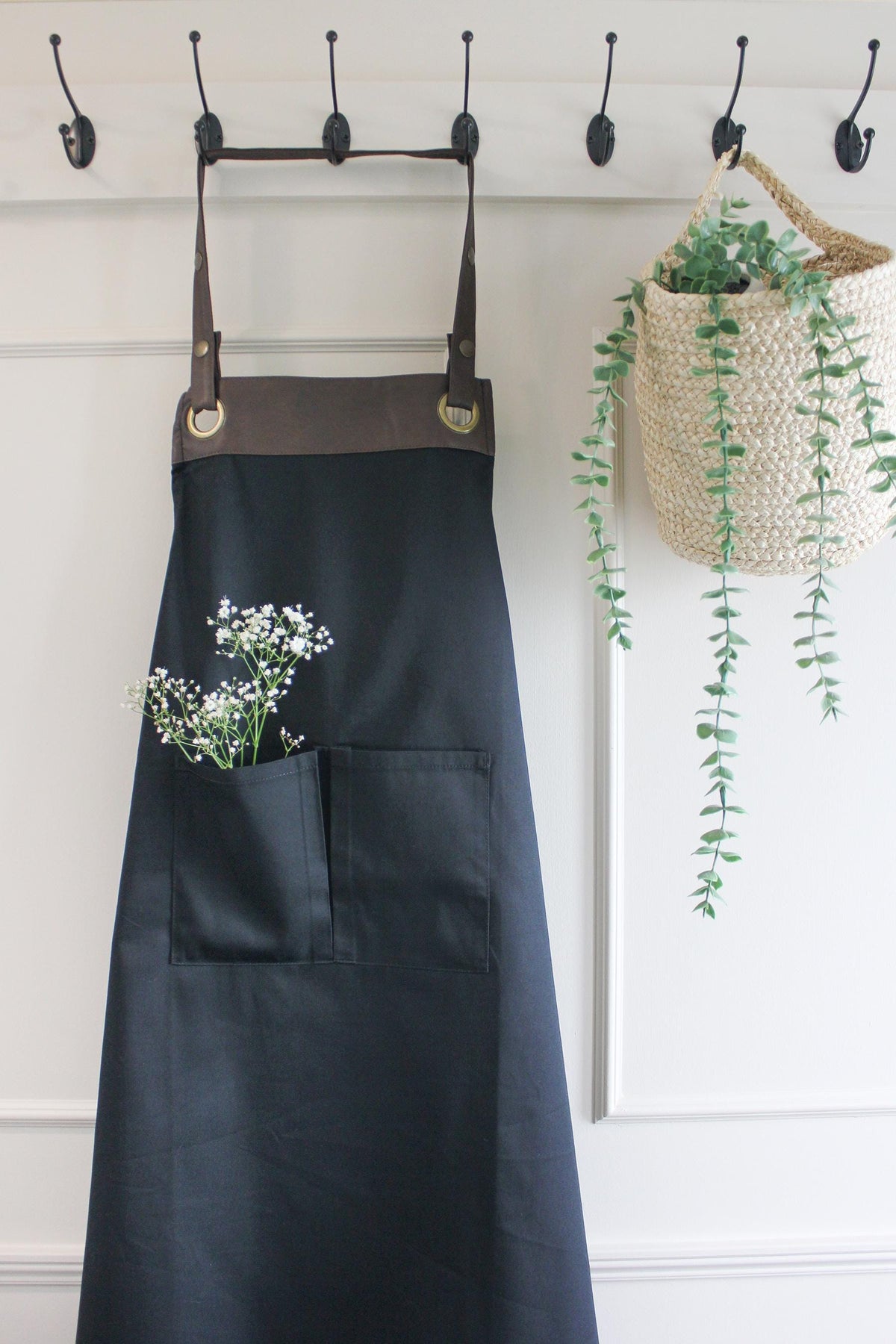 Personalised Gardening Apron, with Greenhouse design. Mother's Day, Birthday, Anniversary, Celebration gift. UK -FREE Uk Postage